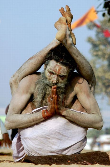 Indian Sadhu Yogiraj Srikant, performs y